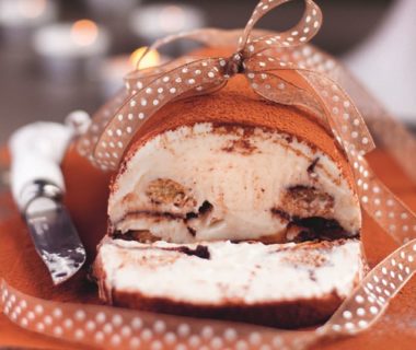 Bûche de Noël roulée, coeur en sapin : Femme Actuelle Le MAG