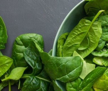 Salade d'épinards aux pépins de courge