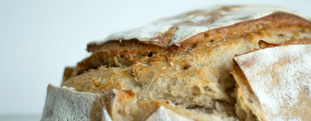 Pain fait-maison aux graines de tournesol et au citron