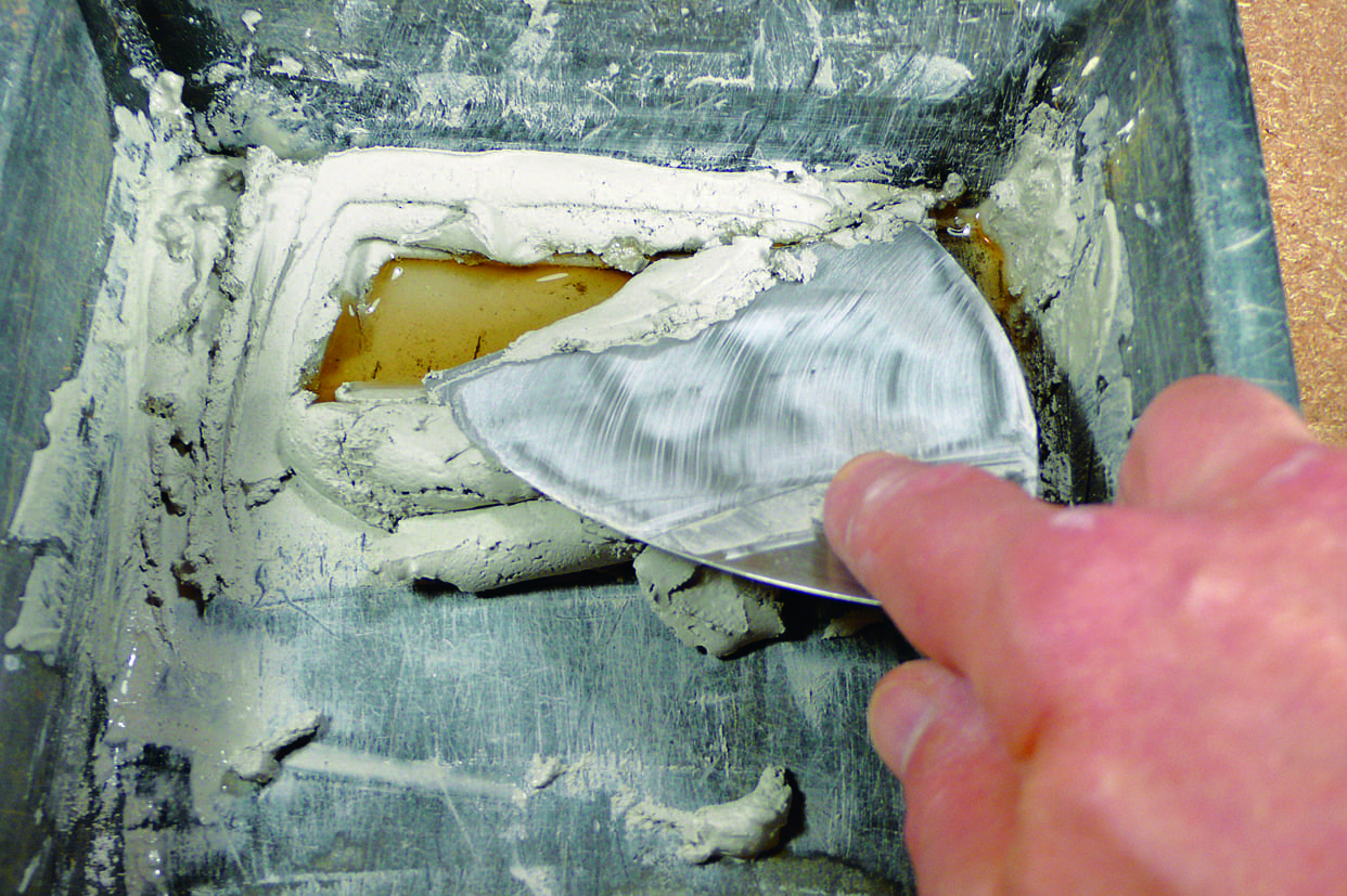 Préparation des murs reboucher des trous mur de brique enlevées chevilles  appliquer enduits à la chaux