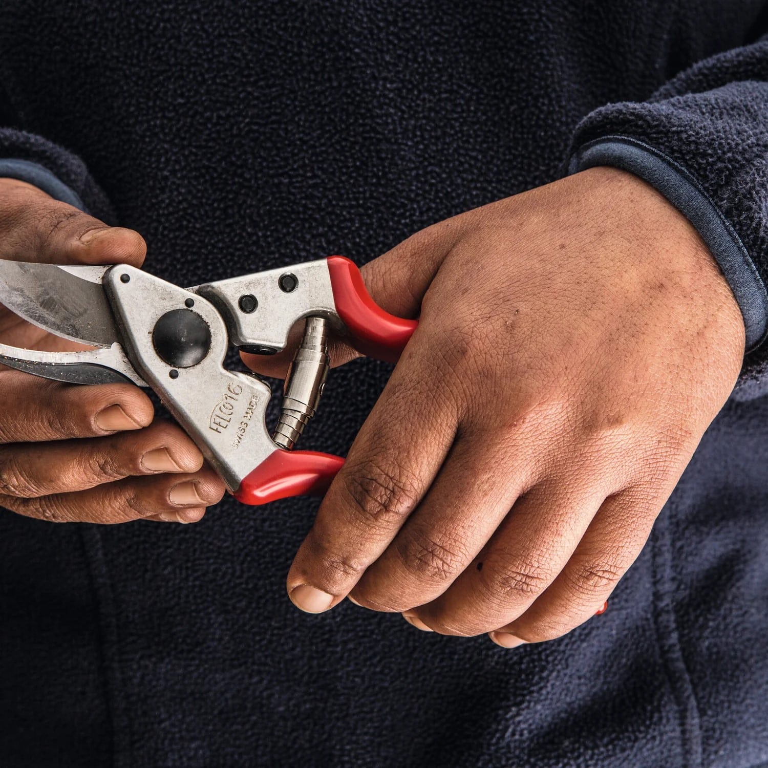 Square_in_use_PNG-FELCO-16-CORPORATE-LIFESTYLE-0001_ea76f98f-1020-4d00-8be7-95af08412158